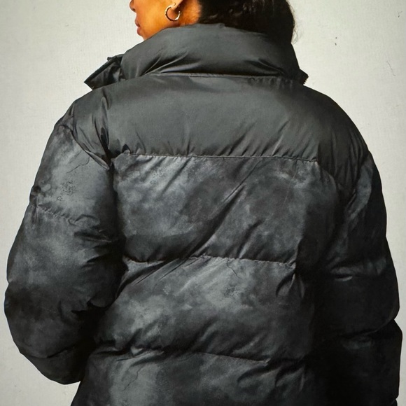 NWT Fabletics Essential Puffer, small - Picture 3 of 11